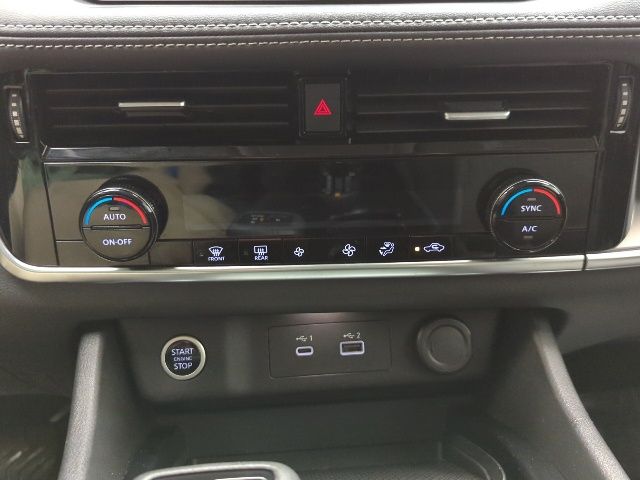 2022 Nissan Rogue SV - Photo 17