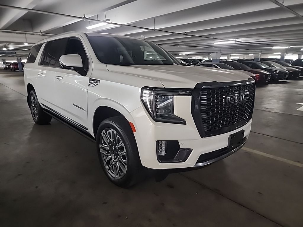 White Frost Tricoat 2023 GMC Yukon XL Denali Ultimate 4WD SUV / Crossover Four-Wheel Drive Automatic