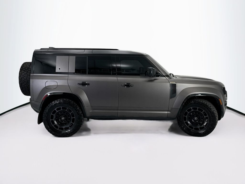 Thumbnail: 2025 Land Rover Defender - 4