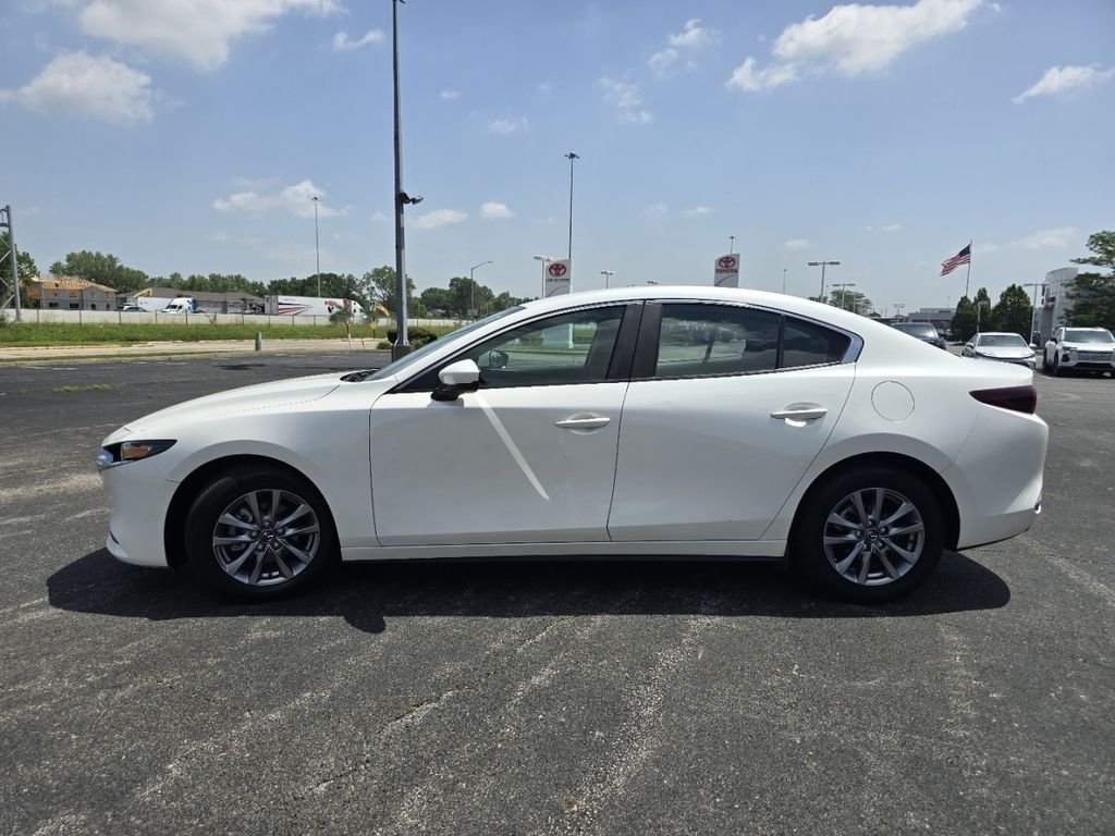 Used 2022 White Mazda 2.5 S image 11