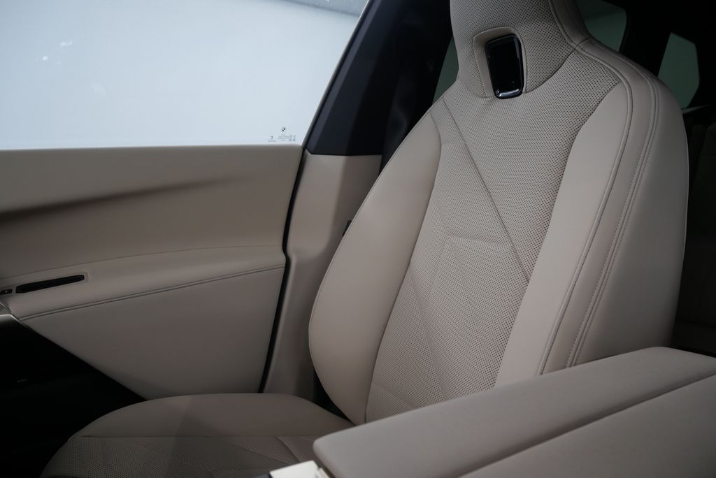 2025 BMW iX xDrive50 25