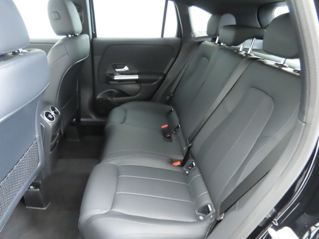 Thumbnail: 2025 Mercedes-Benz GLA - 21