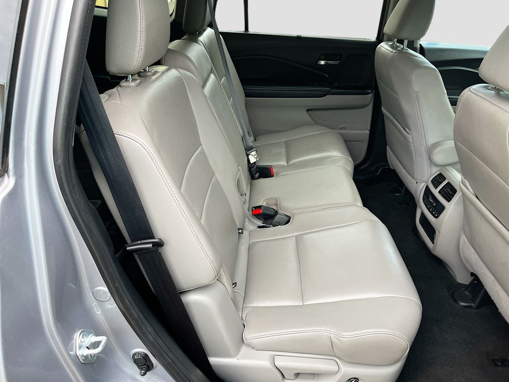 2022 Honda Pilot Special Edition Silver at Emmons Autoplex