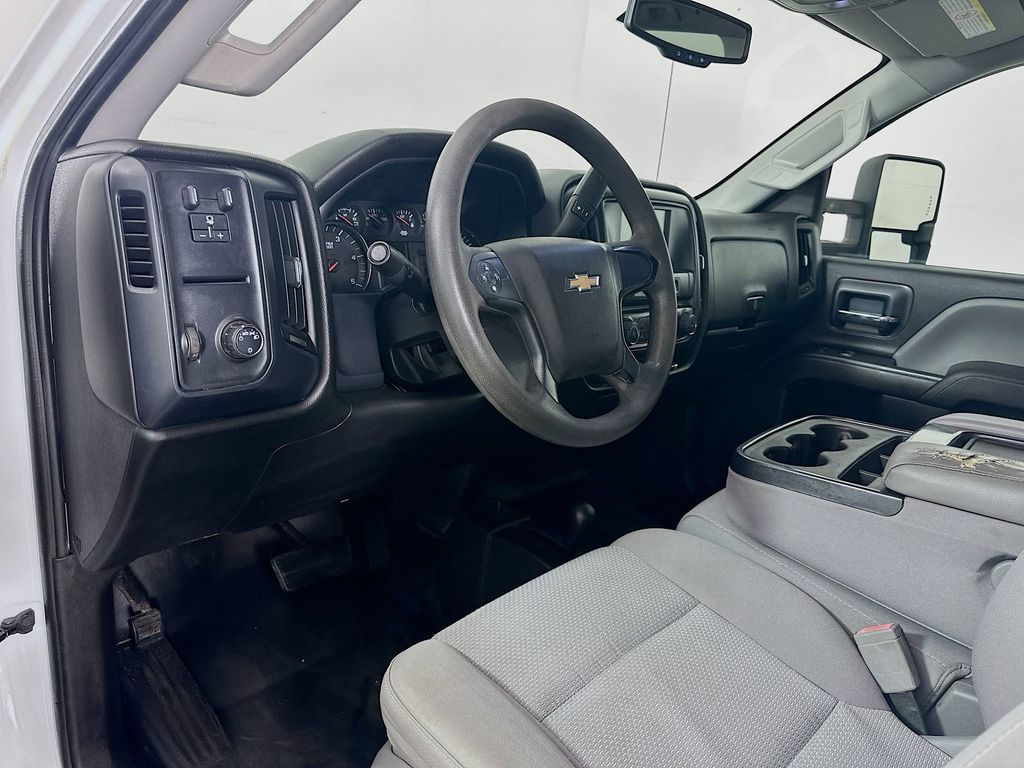 Thumbnail: 2016 Chevrolet Silverado 3500 - 9