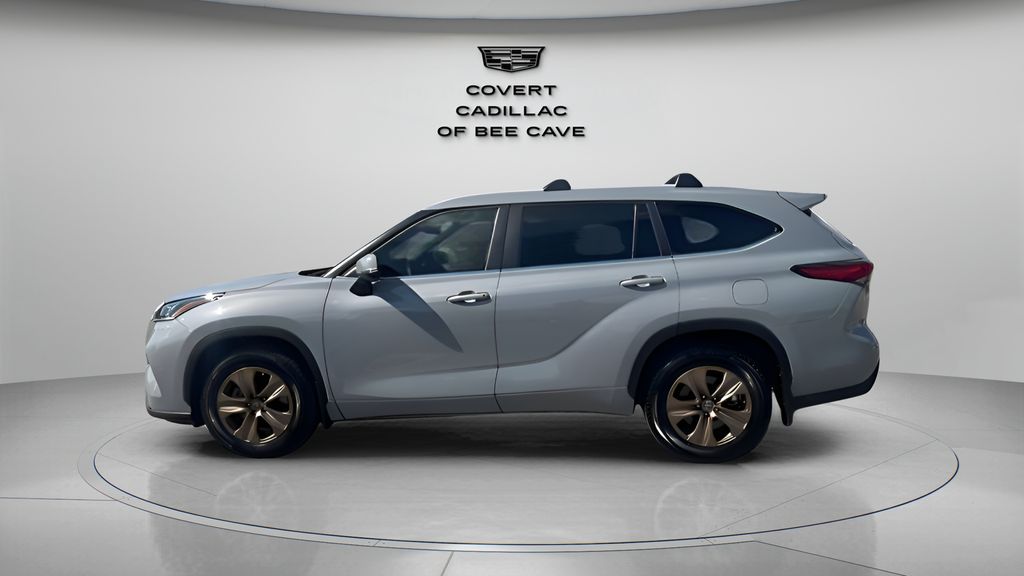 Used Car 2023 Toyota Highlander Hybrid  Bronze Edition For Sale Under $40,000 In Austin, Texas