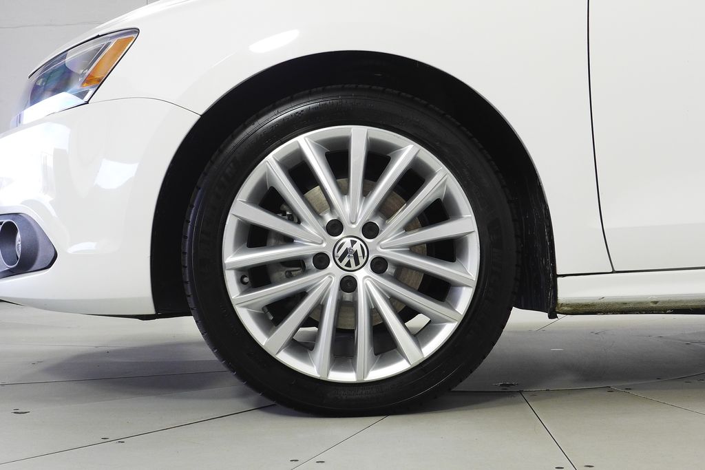 Thumbnail: 2013 Volkswagen Jetta - 5