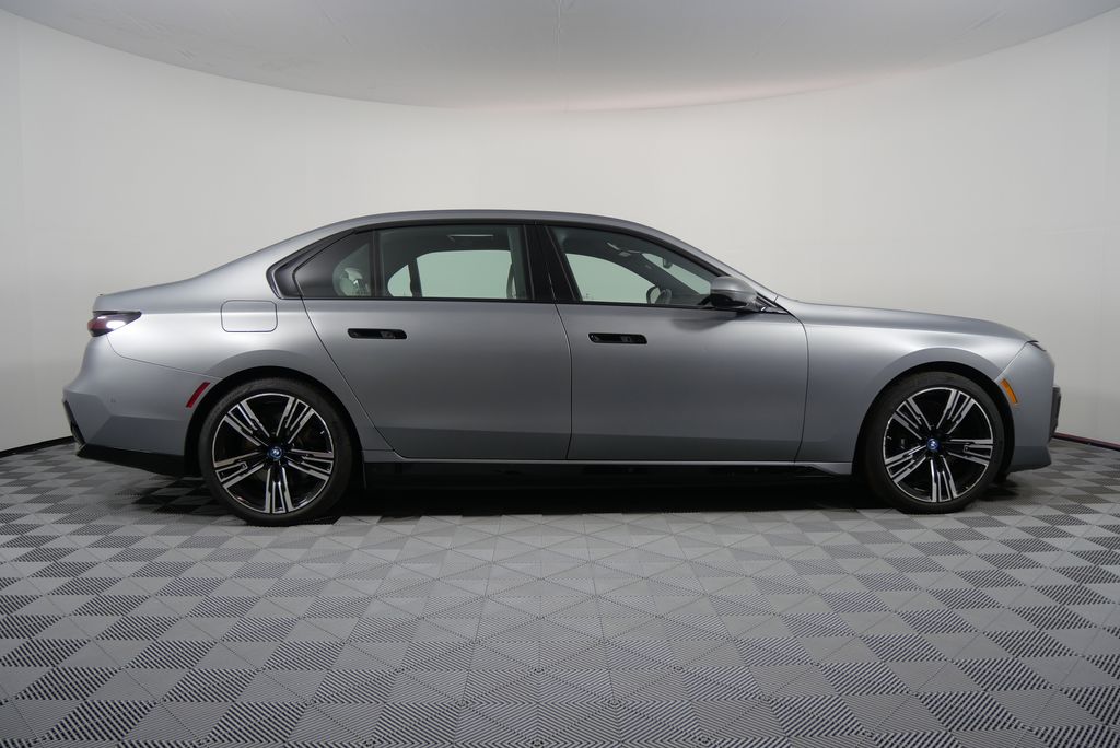 2023 BMW i7 xDrive60 2