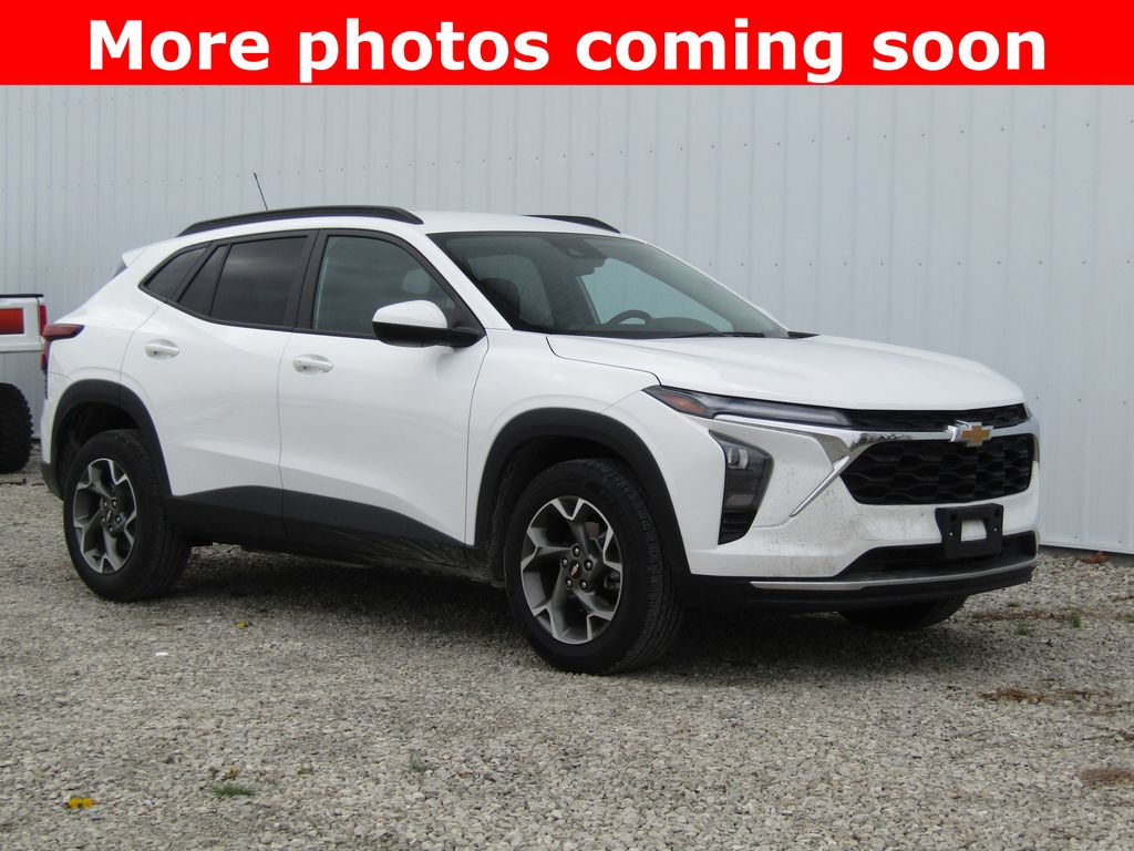 Summit White 2025 Chevrolet Trax LT FWD SUV / Crossover Front-Wheel Drive 6-Speed Automatic