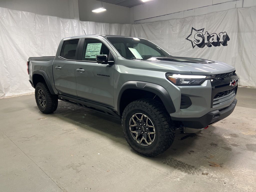 Sterling Gray Metallic 2026 Chevrolet Colorado ZR2 Crew Cab 4WD Pickup Truck Four-Wheel Drive 8-Speed Automatic