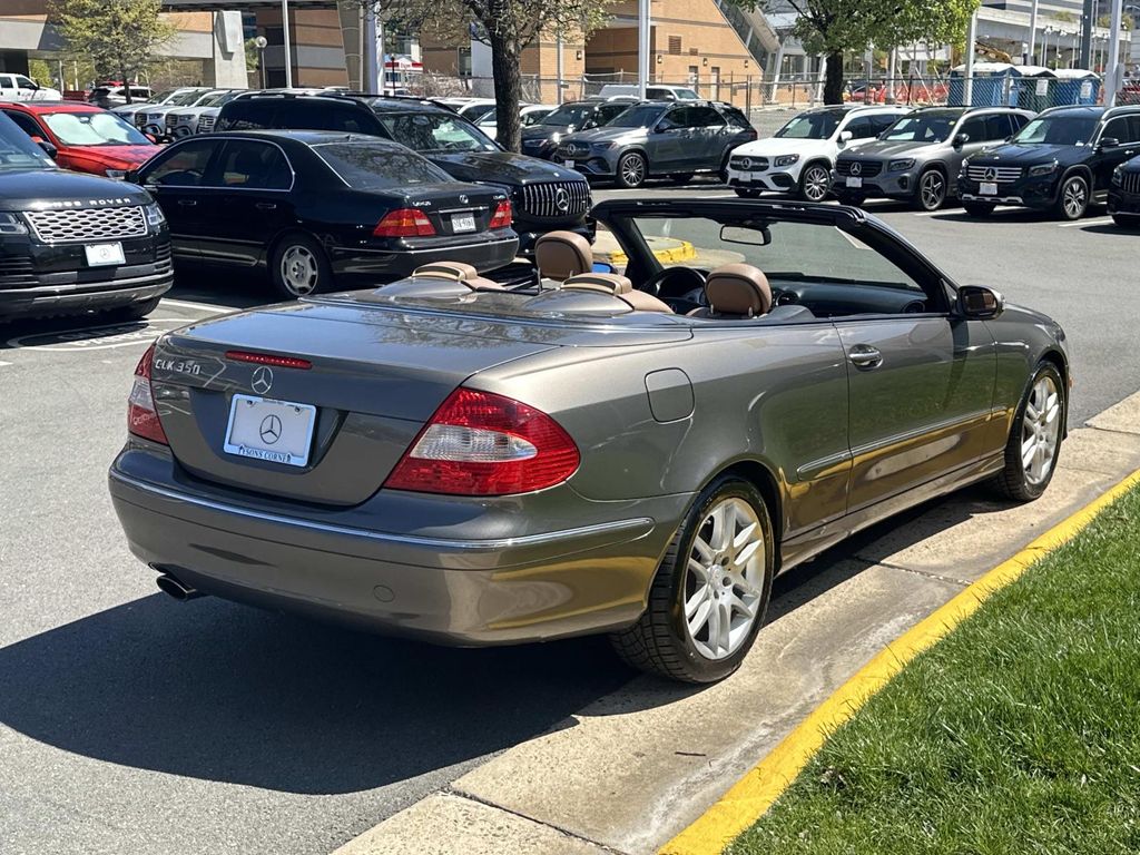 Thumbnail: 2009 Mercedes-Benz CLK - 23