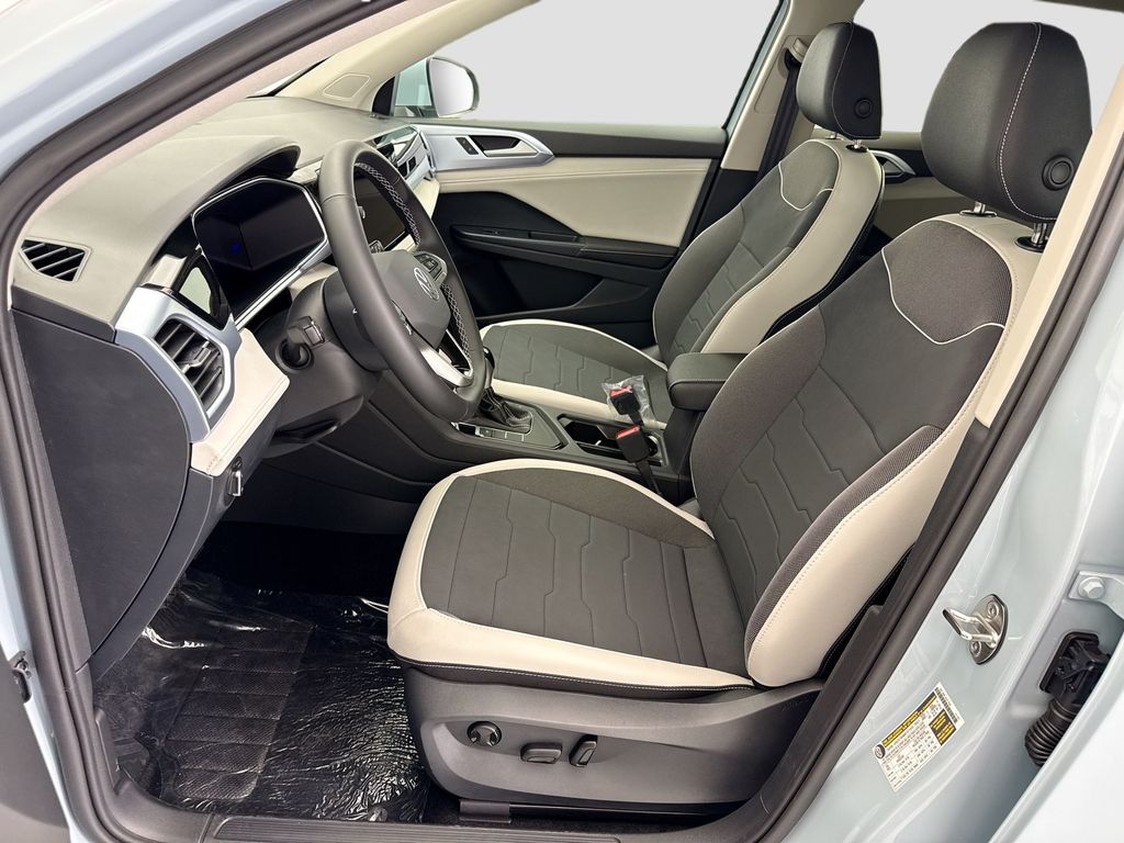 Thumbnail: 2026 Volkswagen Taos - 17