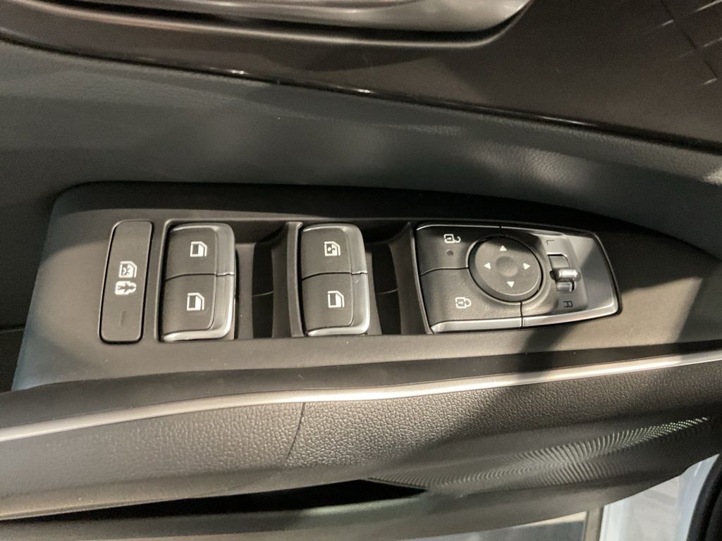 New 2026 White Kia S image 9