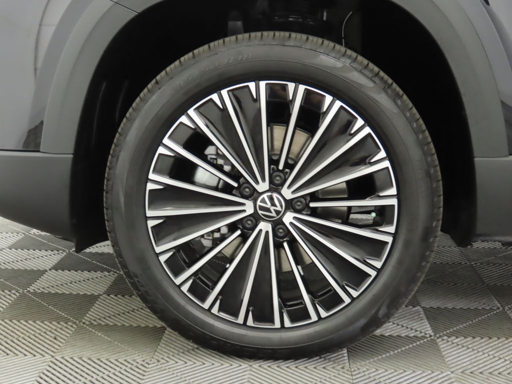 2025 Volkswagen Taos SE 31