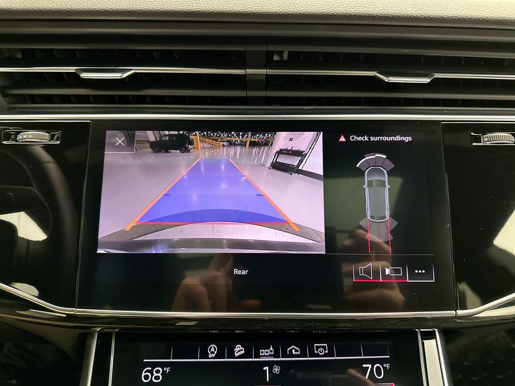 2019 Audi Q8 Premium 16