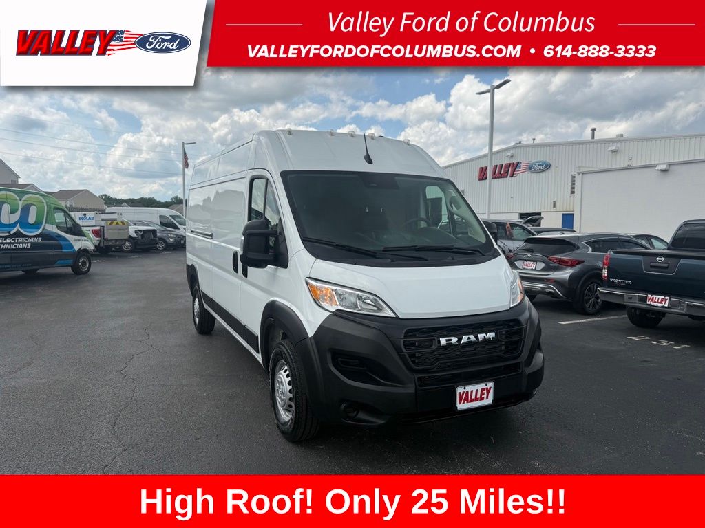 Bright White Clearcoat 2024 RAM ProMaster Van 9-Speed Automatic