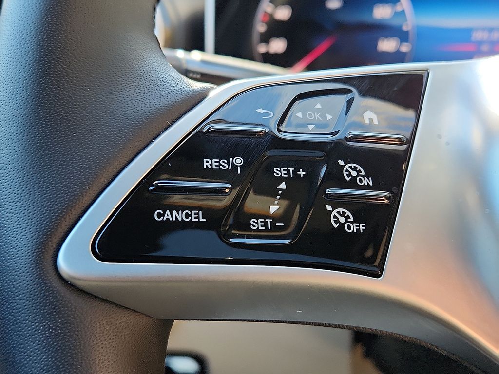 Thumbnail: 2025 Mercedes-Benz C-Class - 21