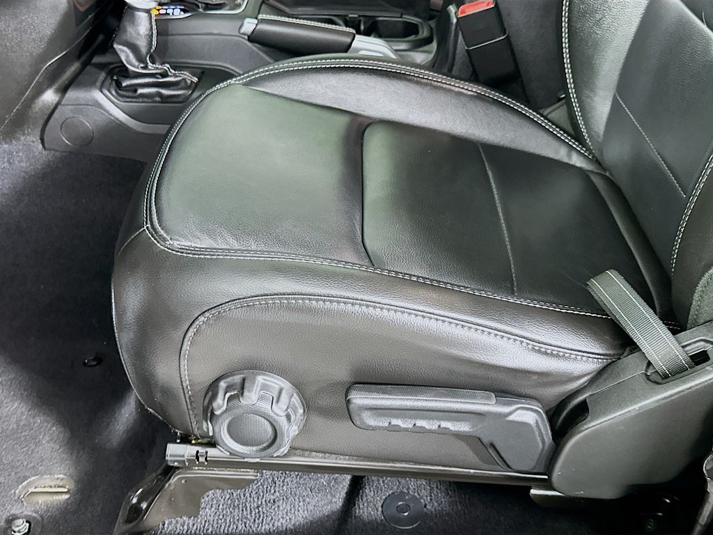 Thumbnail: 2020 Jeep Wrangler - 20