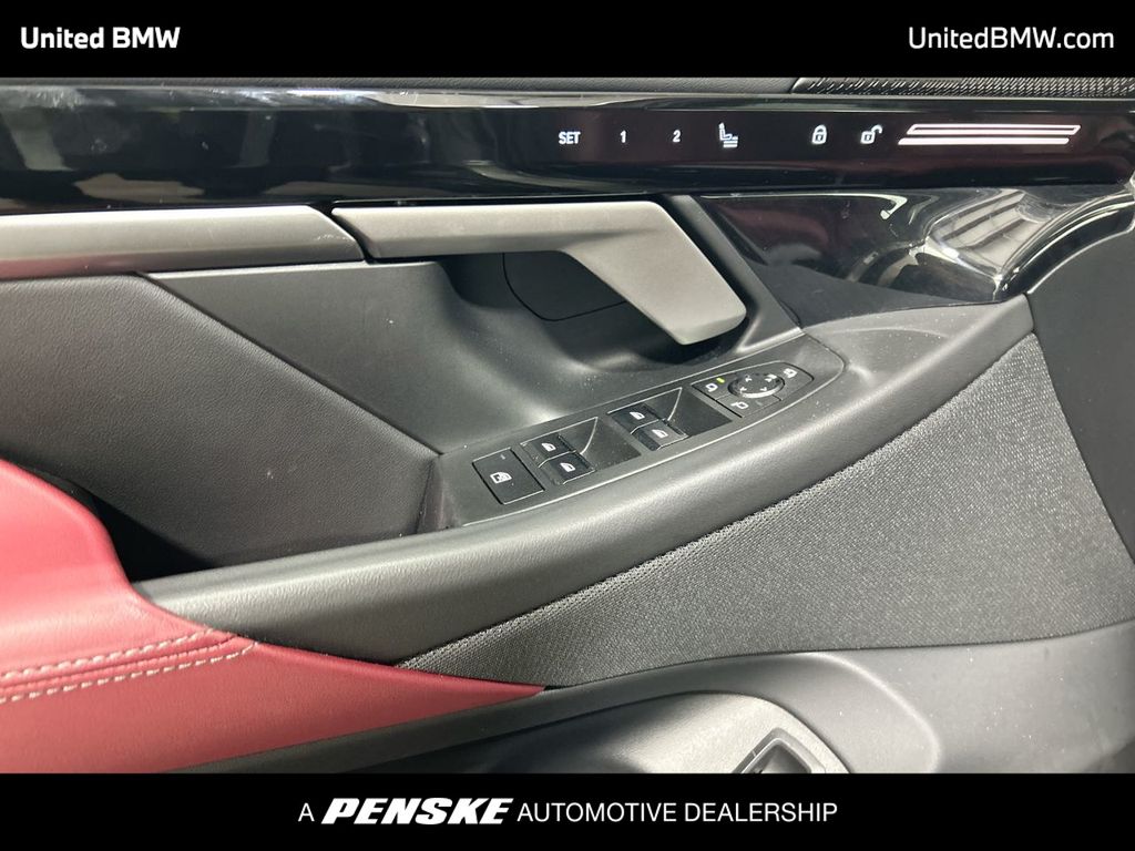 Thumbnail: 2025 BMW 5 Series - 11