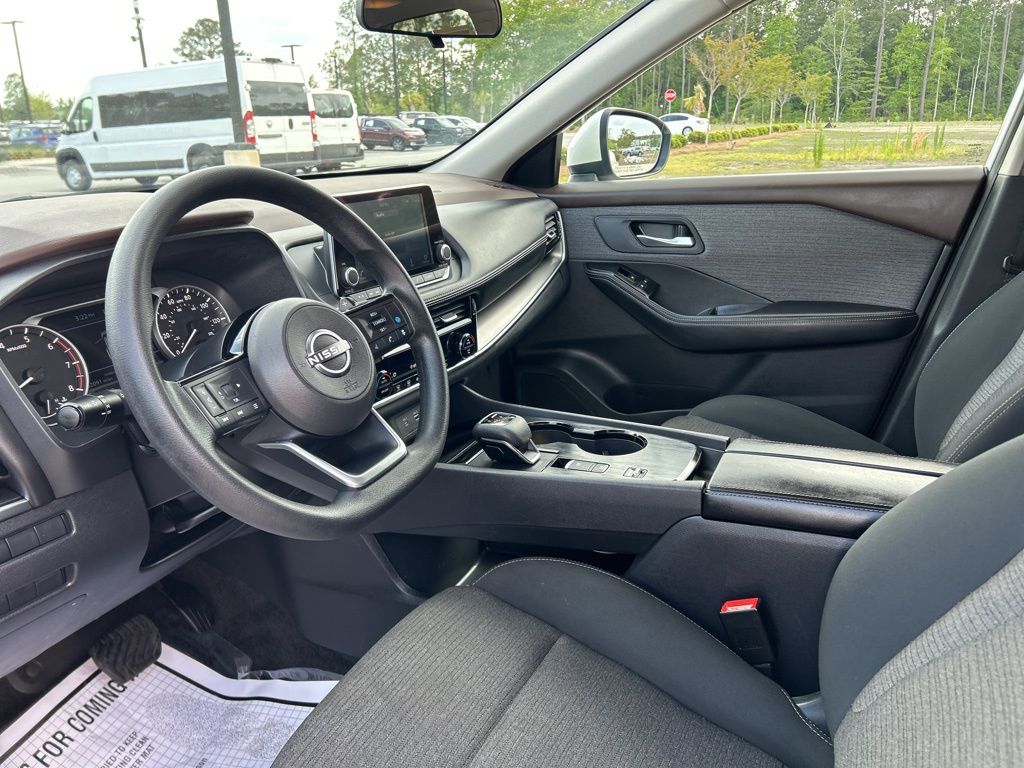 2023 Pearl White Tricoat Nissan Rogue SV FWD SUV