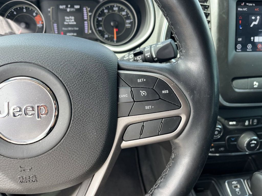 2021 Jeep Cherokee Latitude Plus 28