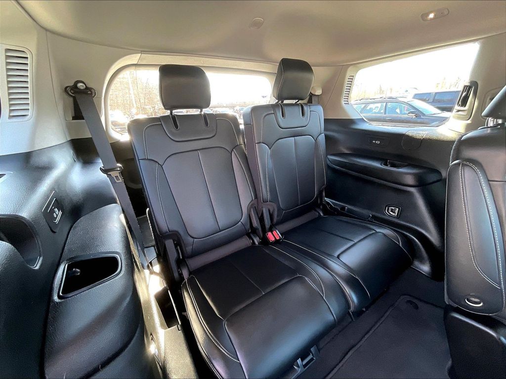 2022 Jeep Grand Cherokee L — photo 17
