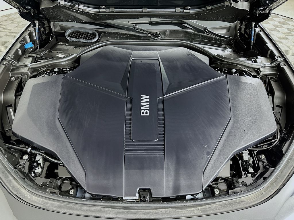 Thumbnail: 2025 BMW i7 - 30