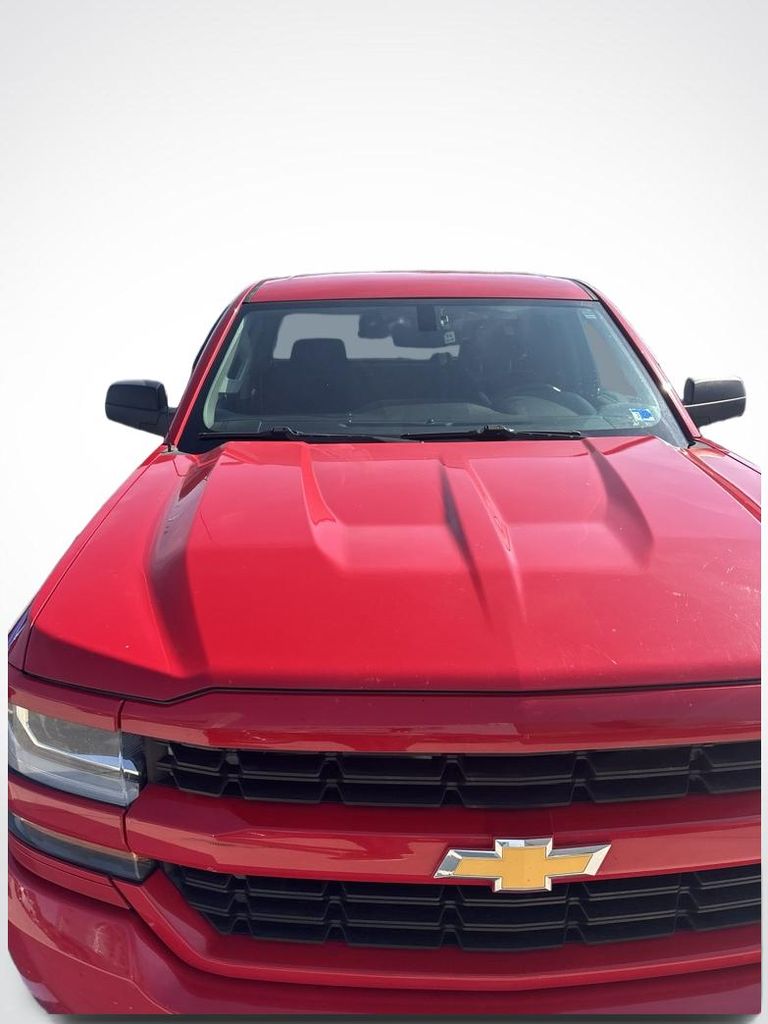 Used 2016 Red Chevrolet Custom image 8