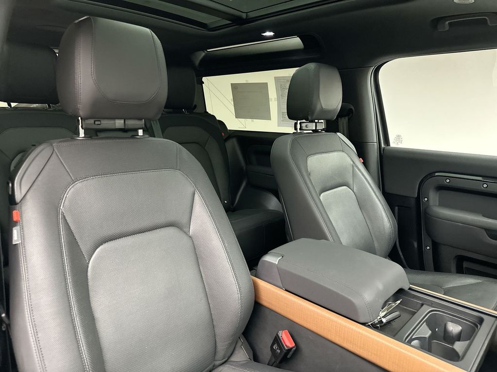 Thumbnail: 2023 Land Rover Defender - 18