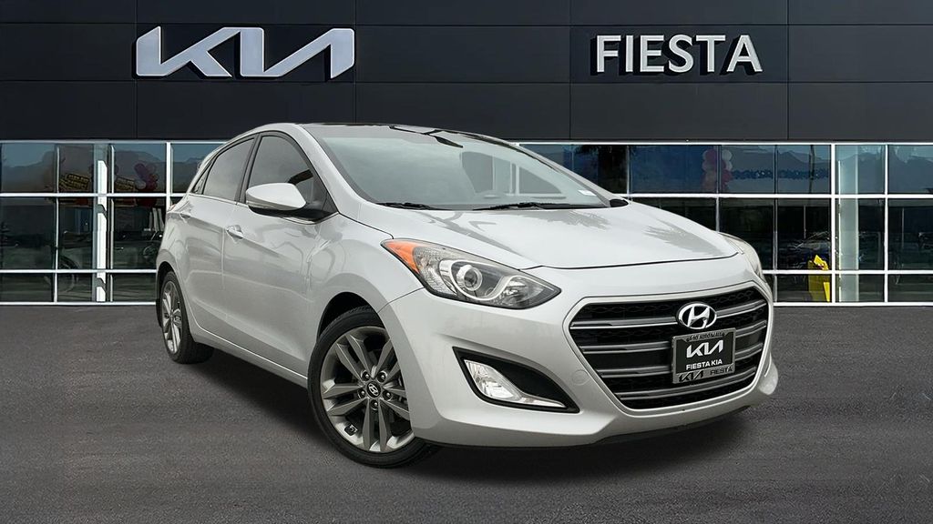 Symphony Air Silver 2016 Hyundai Elantra GT FWD Hatchback Front-Wheel Drive 6-Speed Automatic