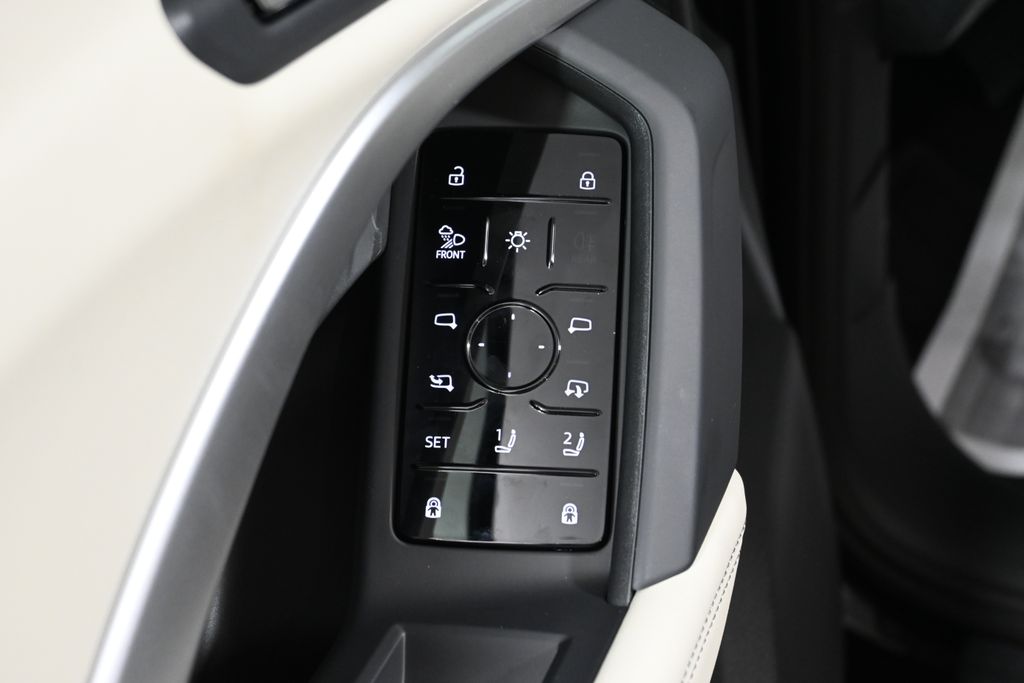 Thumbnail: 2025 Audi Q5 - 25