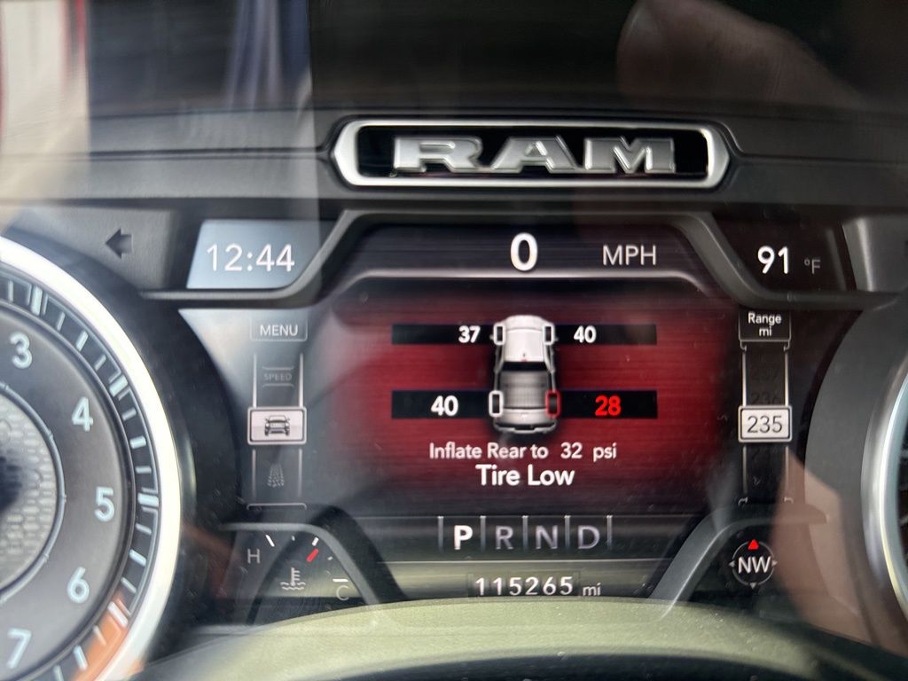 2021 Ram 1500 Big Horn Crew Cab 4x4 5'7" Box