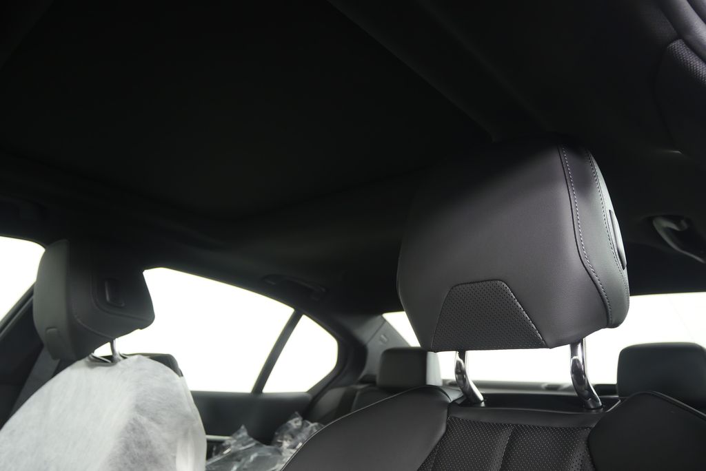 Thumbnail: 2026 BMW i5 - 11