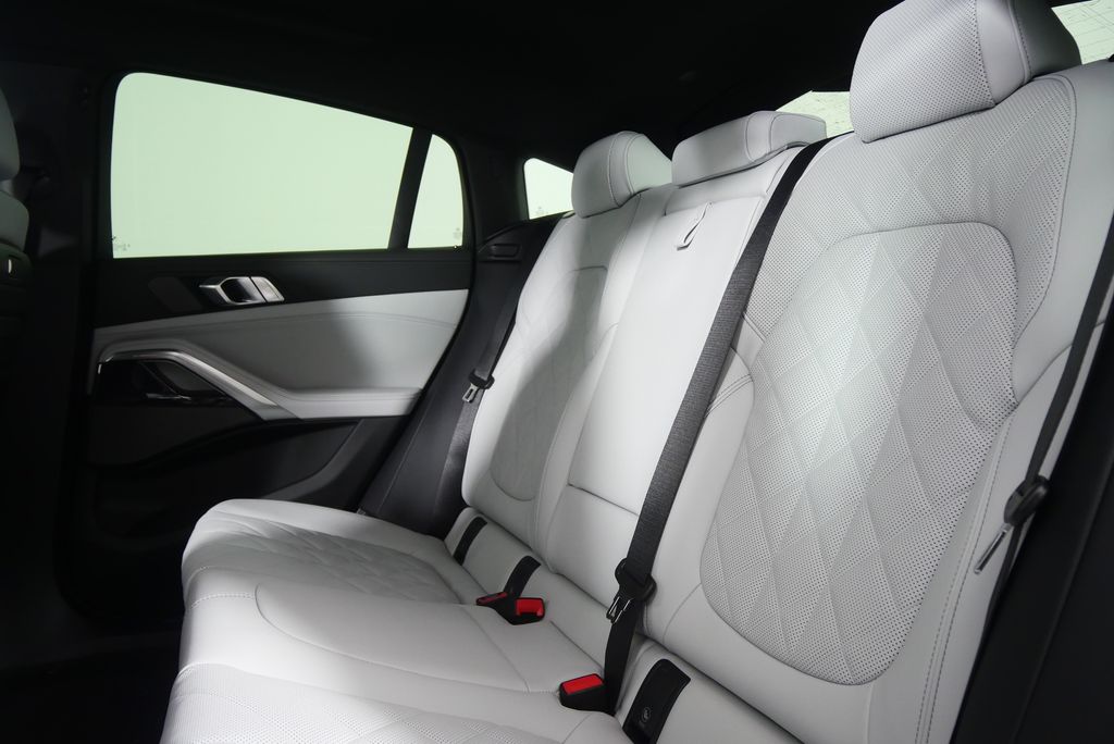 Thumbnail: 2026 BMW X6 - 16