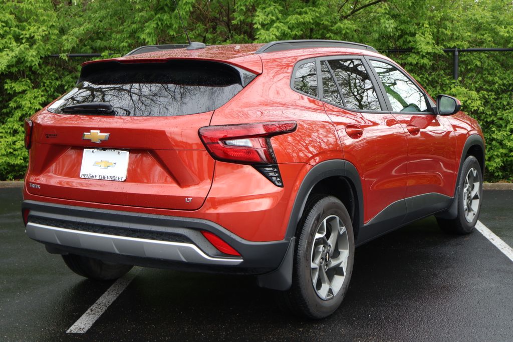 2024 Chevrolet Trax LT 8