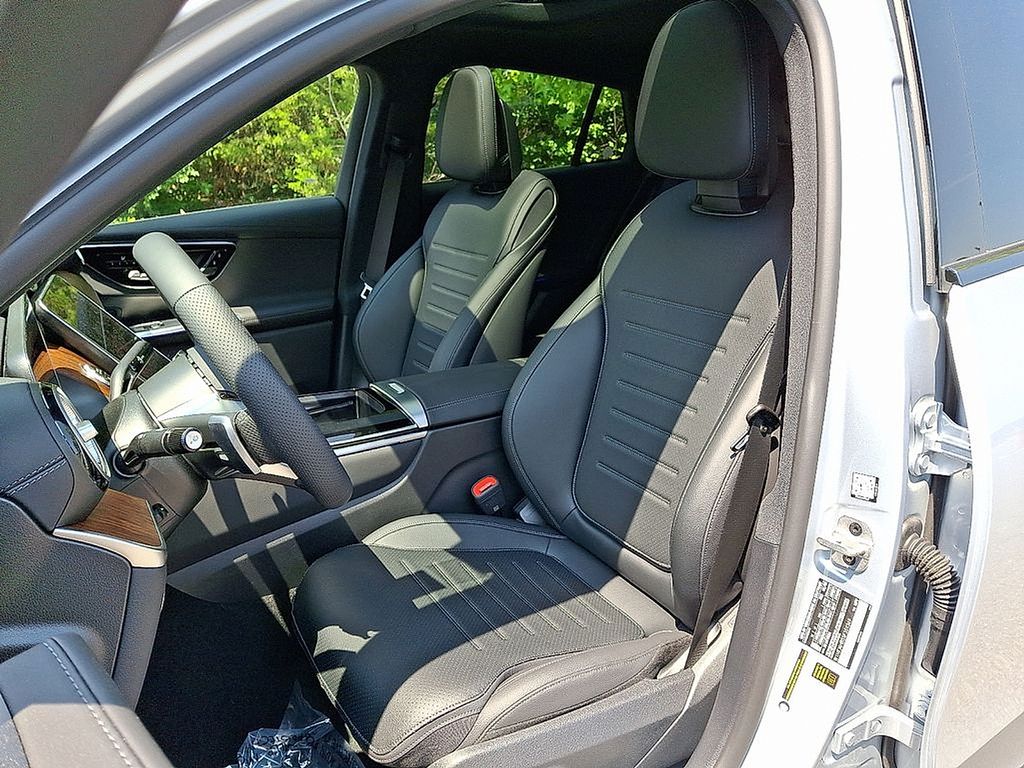 Thumbnail: 2025 Mercedes-Benz GLC - 10