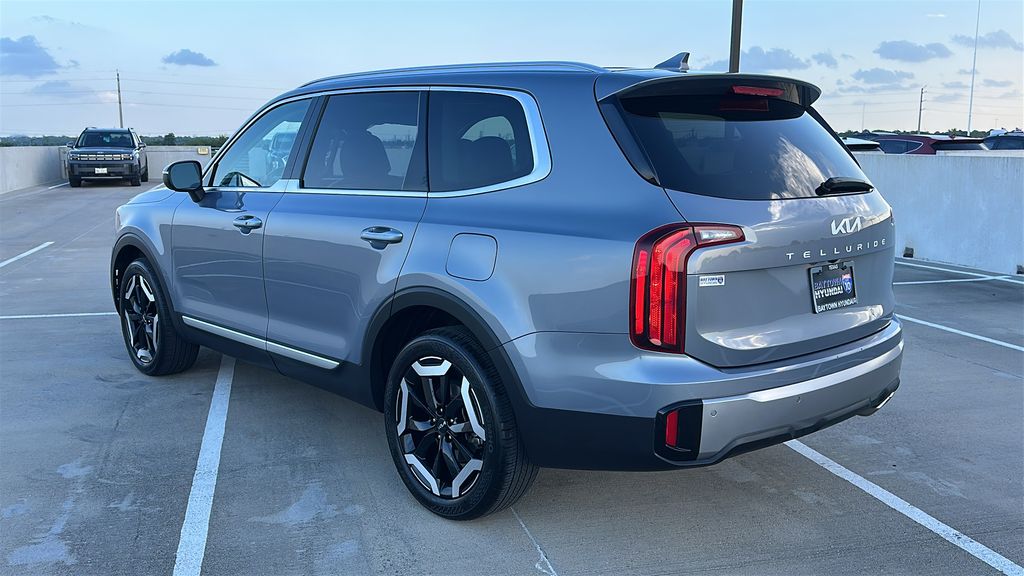 2025 Kia Telluride S Silver at Legacy Ford