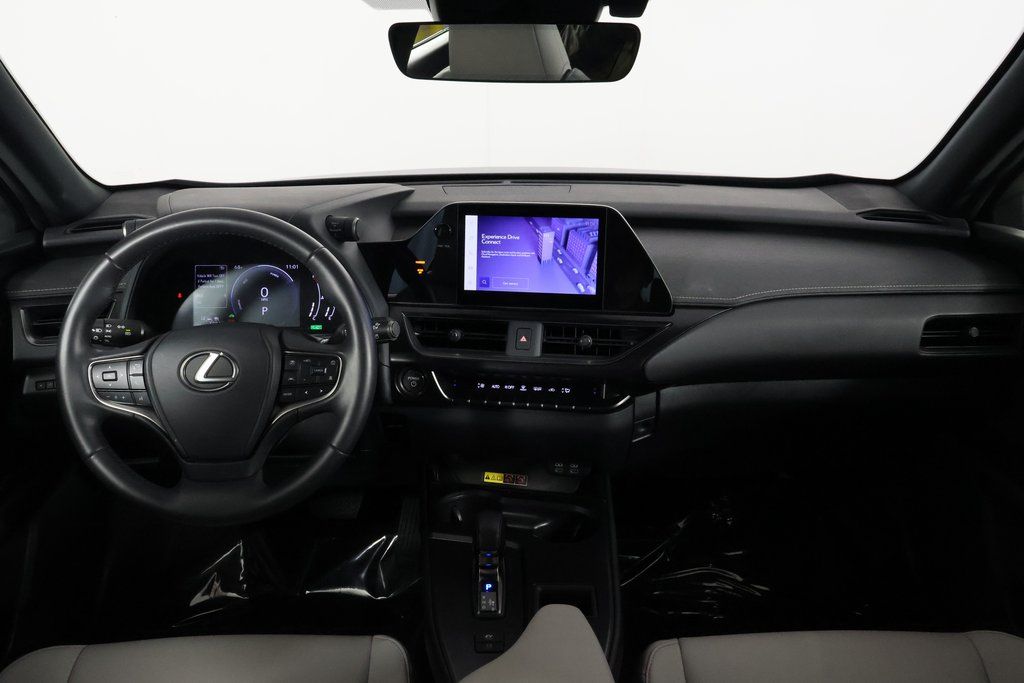 Thumbnail: 2025 Lexus UX - 8