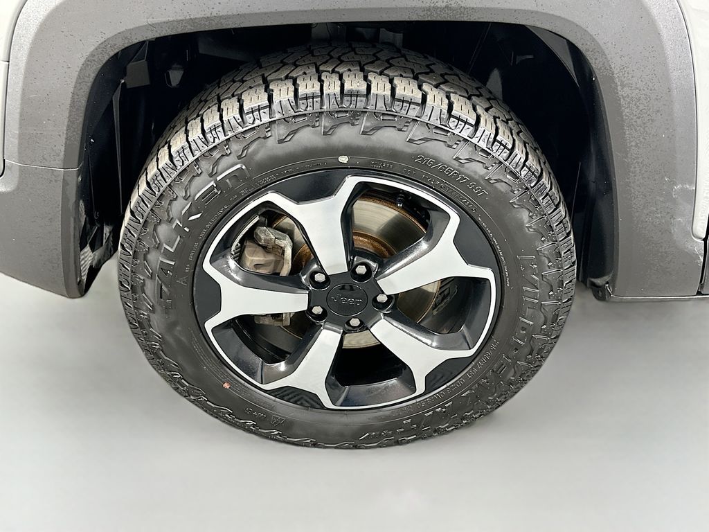 Thumbnail: 2021 Jeep Renegade - 31