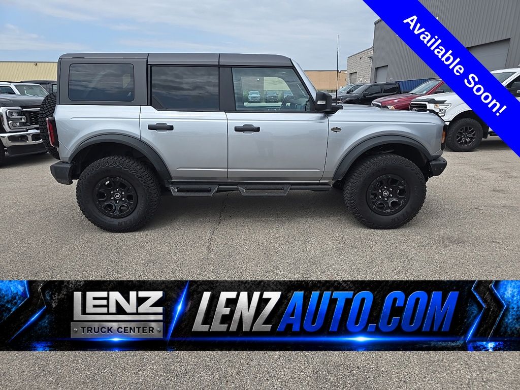 Iconic Silver Metallic 2023 Ford Bronco SUV / Crossover Four-Wheel Drive Automatic