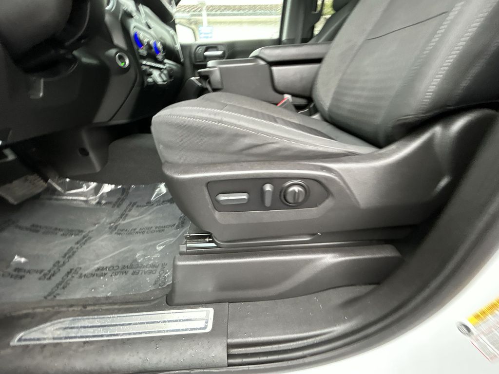 Thumbnail: 2022 Chevrolet Silverado 1500 - 12