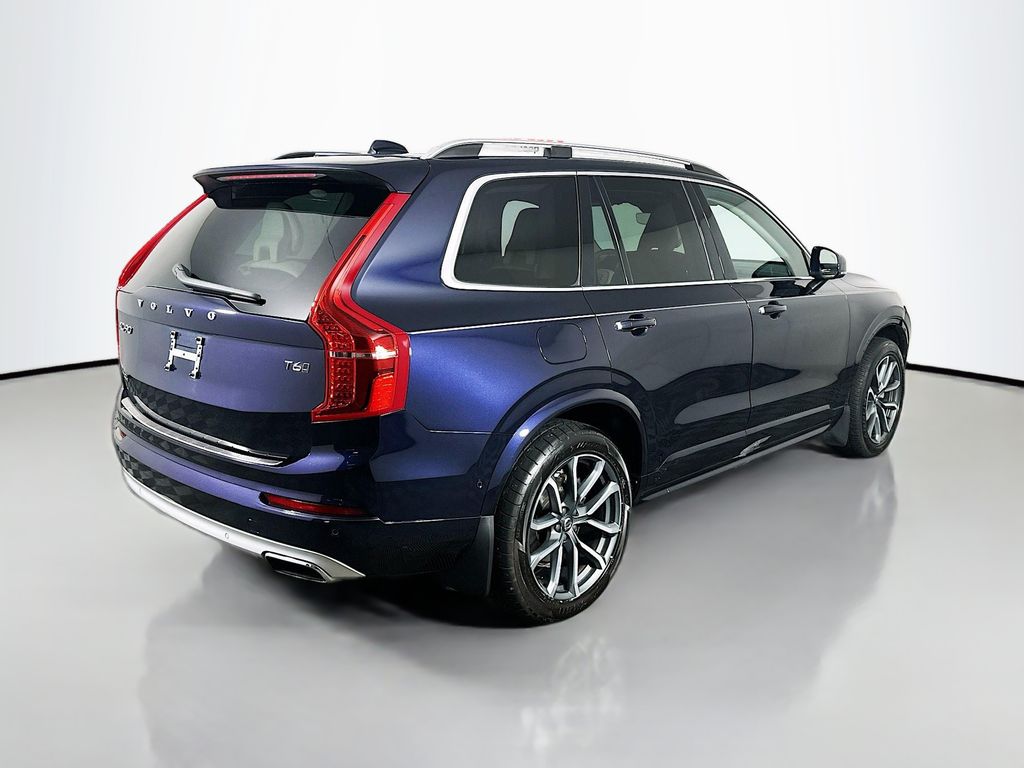 Used 2019 Blue Volvo T6 Momentum image 7