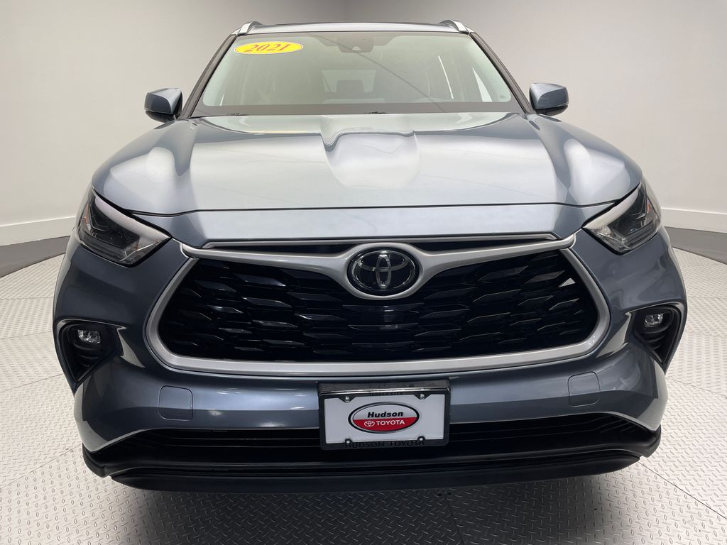 Thumbnail: 2021 Toyota Highlander - 2