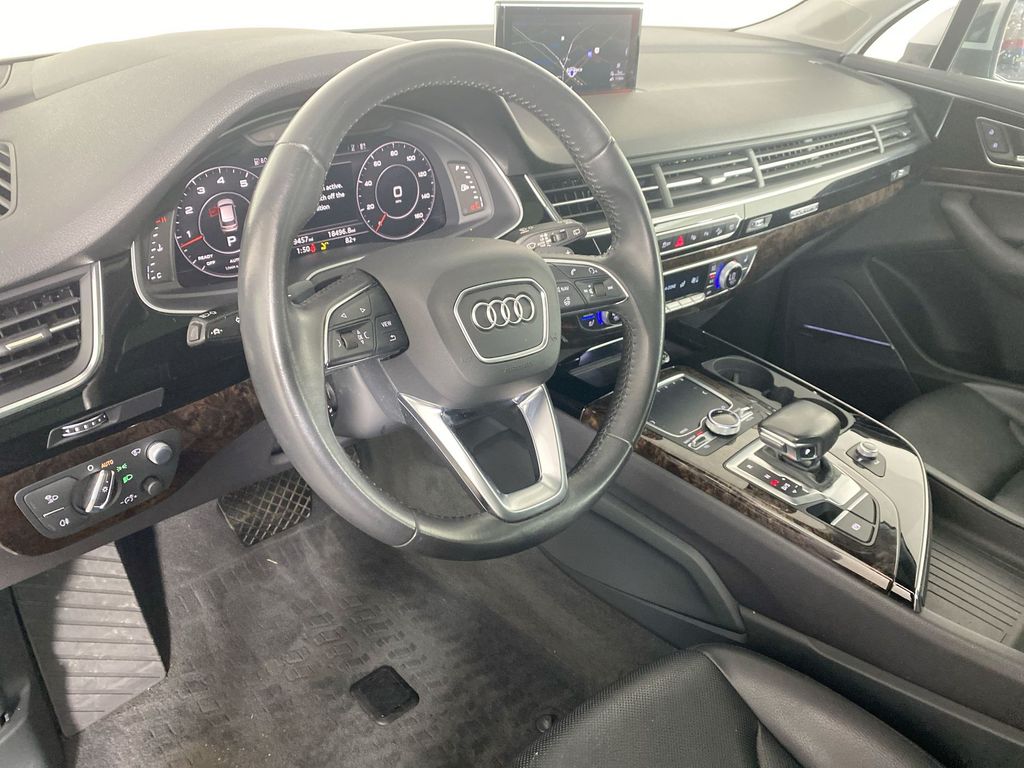 2019 Audi Q7 55 Prestige 10