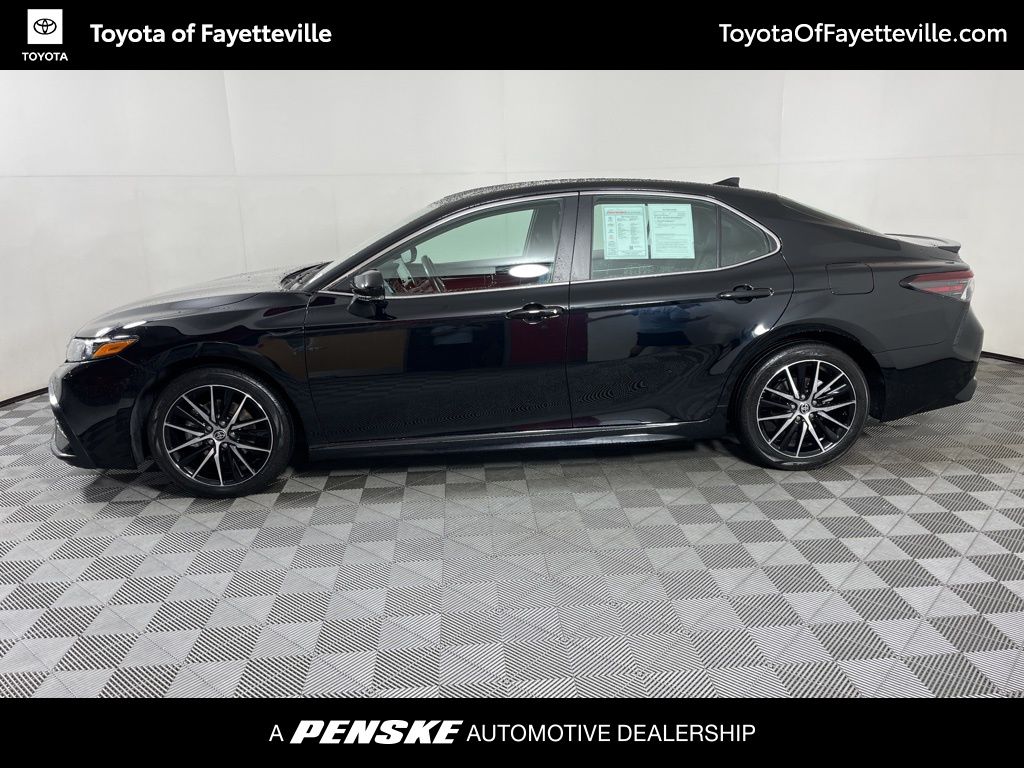 2023 Toyota Camry SE 2