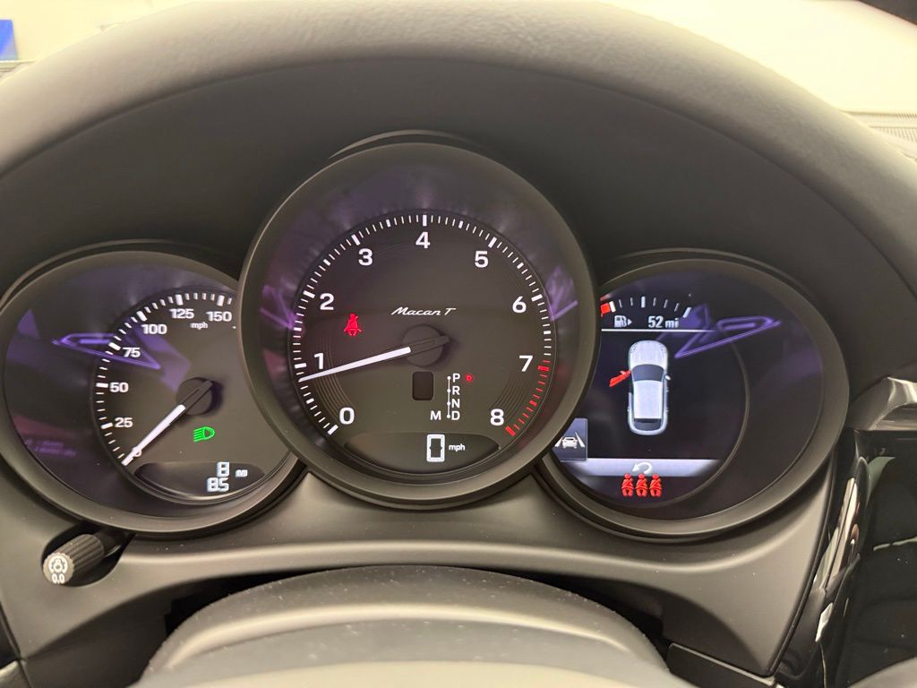 Thumbnail: 2026 Porsche Macan - 11