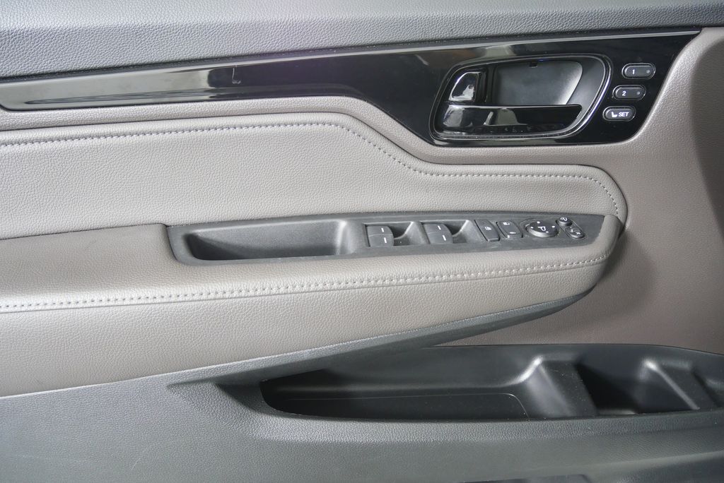 Thumbnail: 2019 Honda Odyssey - 9