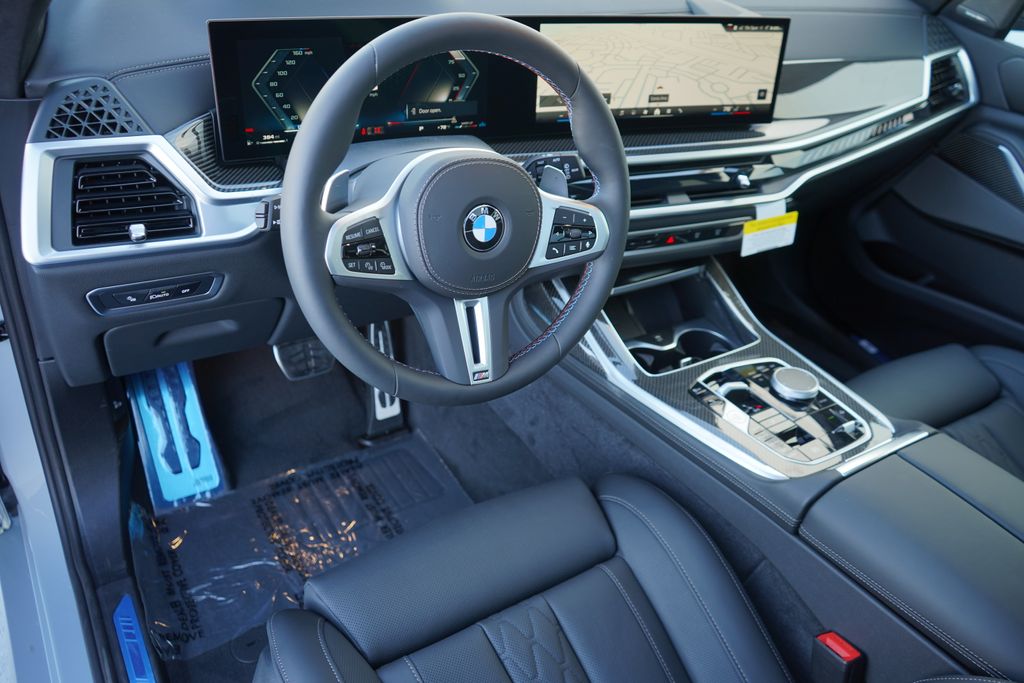 2025 BMW X7 M60i 13