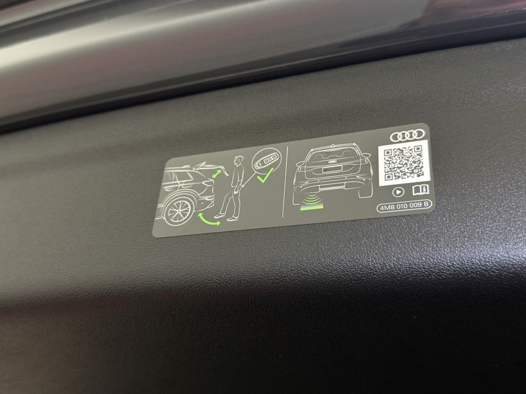 2025 Audi e-tron Premium 23
