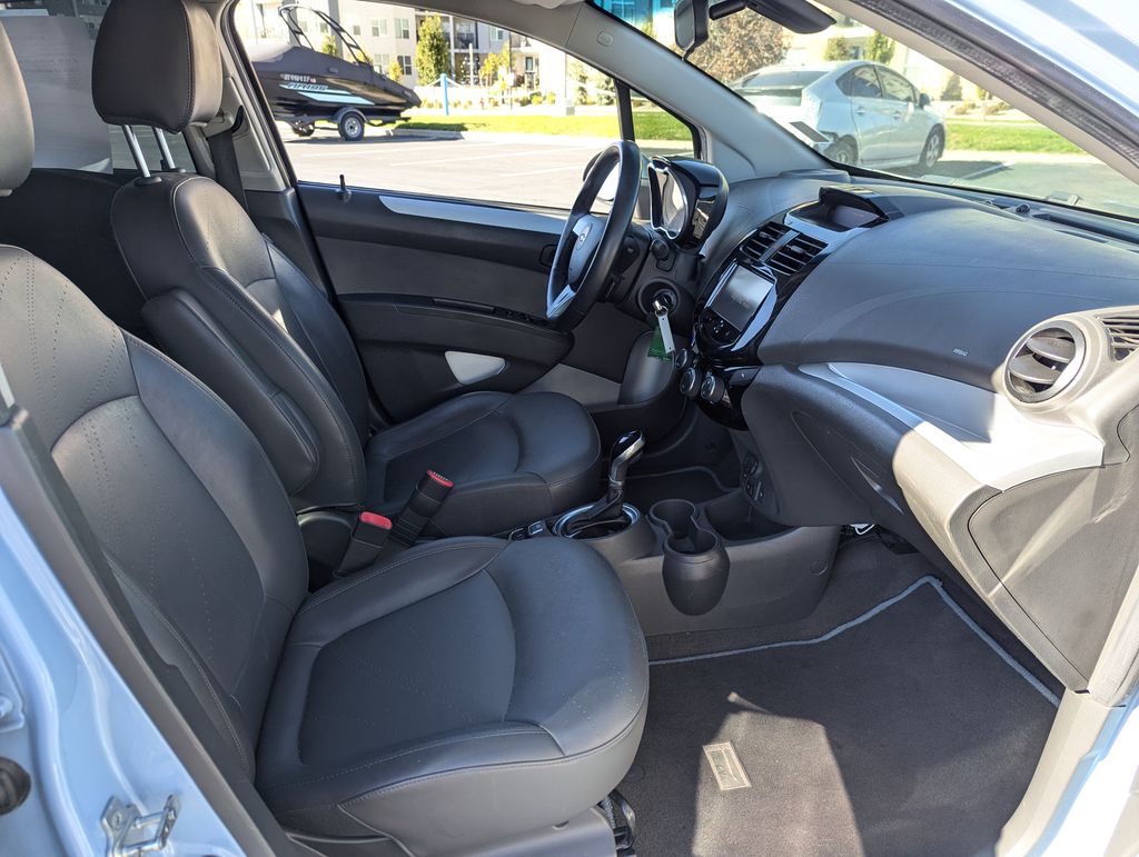 2015 Chevrolet Spark EV 2LT 34