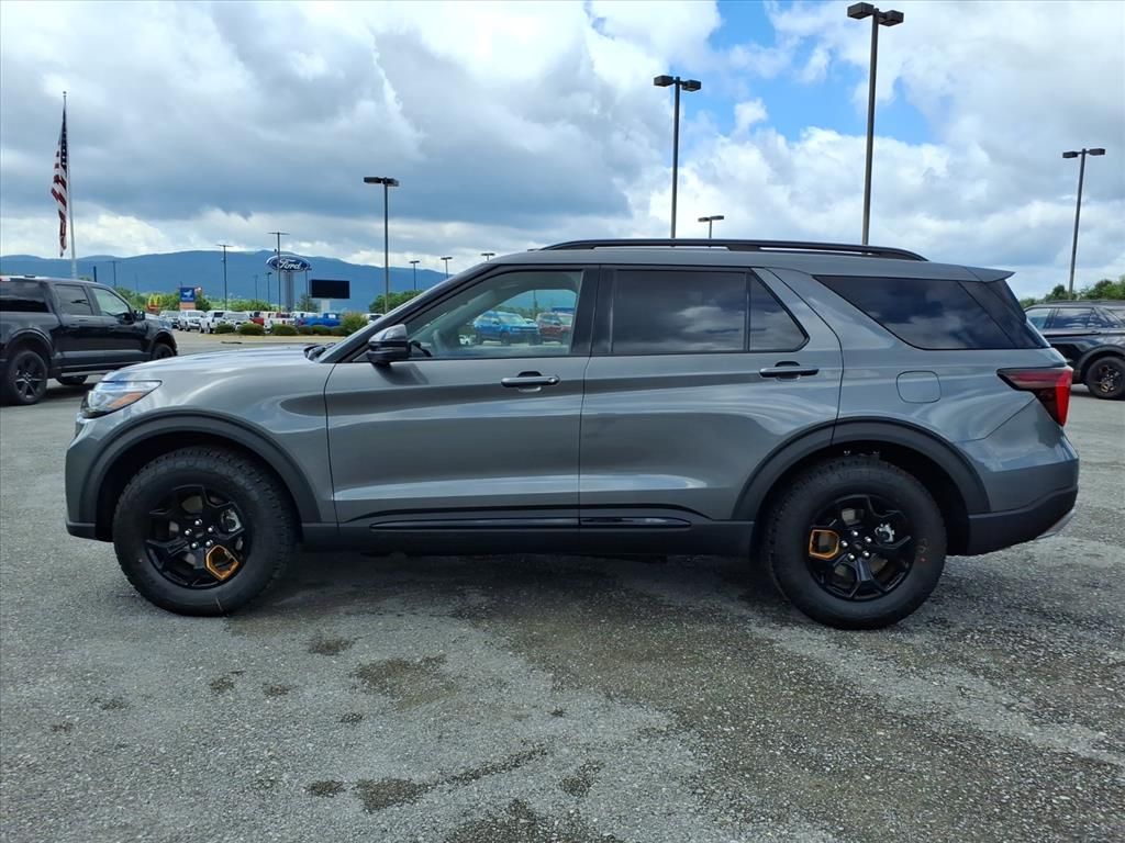 New 2026 Gray Ford Tremor image 2